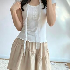 蕾絲紐扣上衣連頸帶