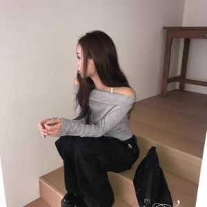 一字肩掛脖修身上衣